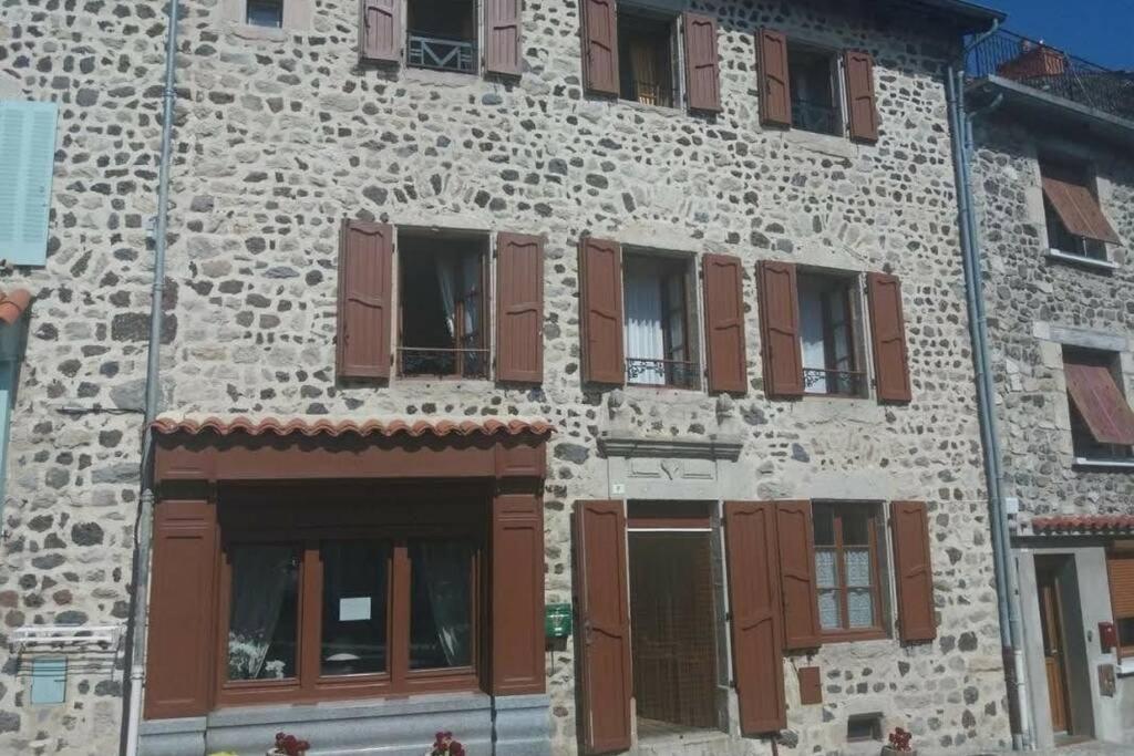 Gîte de la chapelle, au coeur de la cité médiévale Allègre Extérieur photo